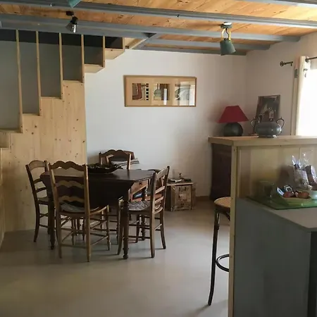 Сasa de vacaciones Maison La Voyageuse Gorses